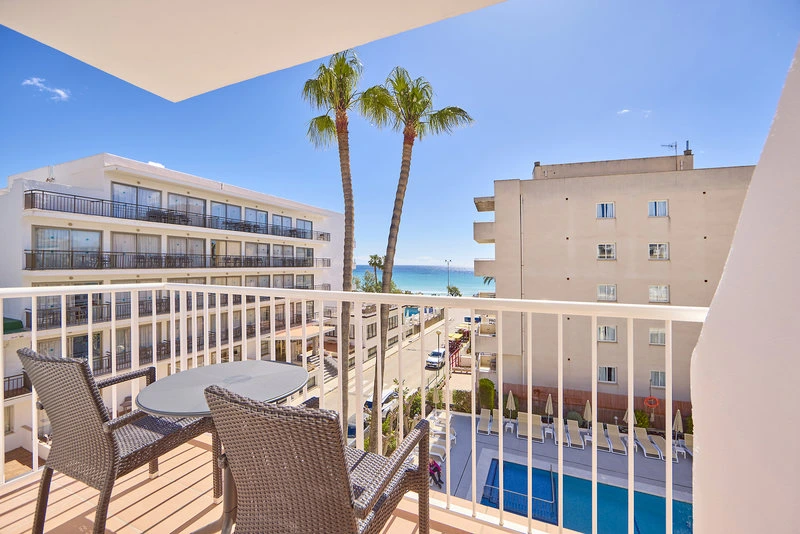 Universal Hotel Bikini