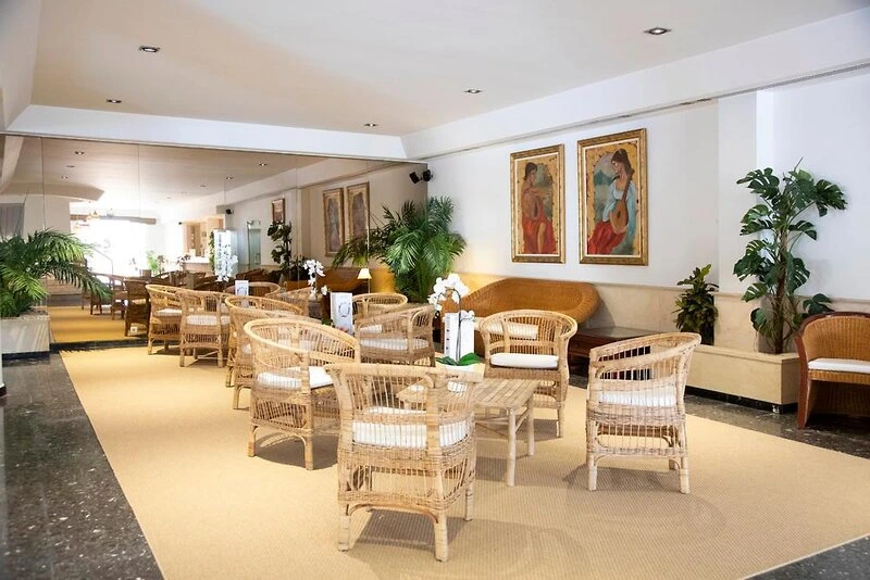 Hotel ROC Oberoy
