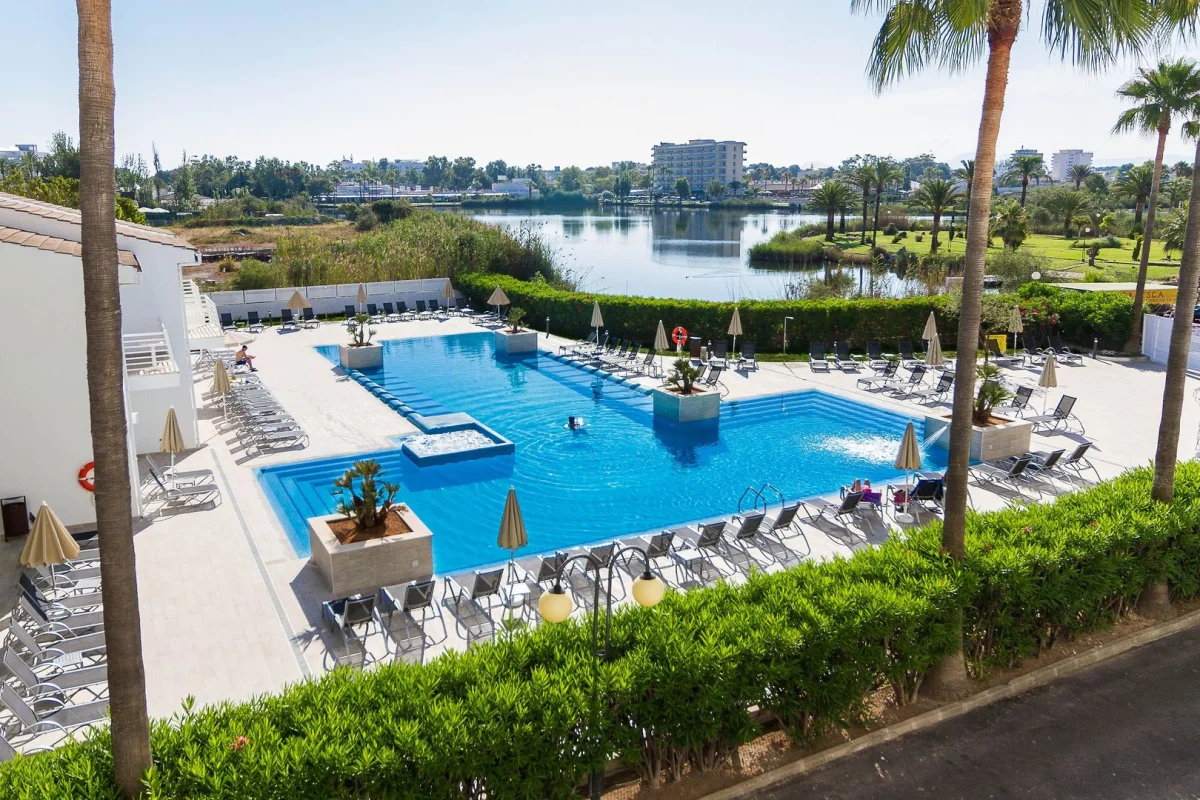 Eix Lagotel Holiday Resort image 4