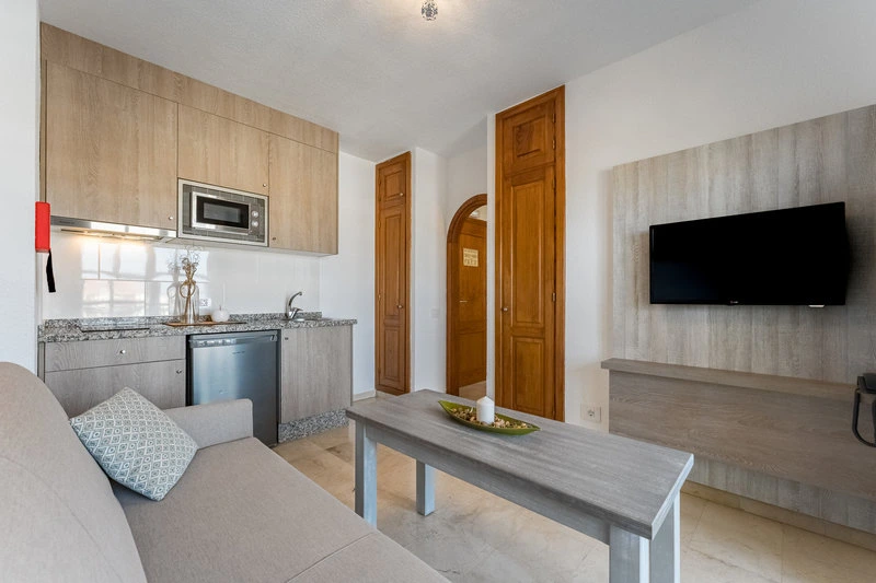 Klayman Olivina Aparthotel