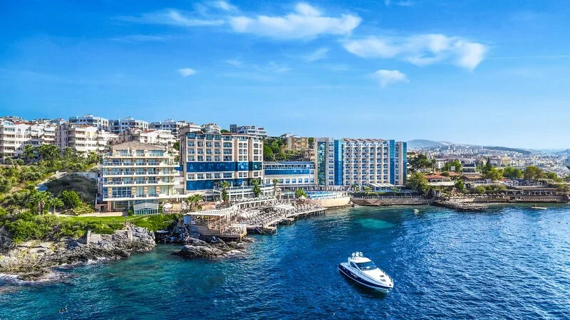 Charisma De Luxe Hotel