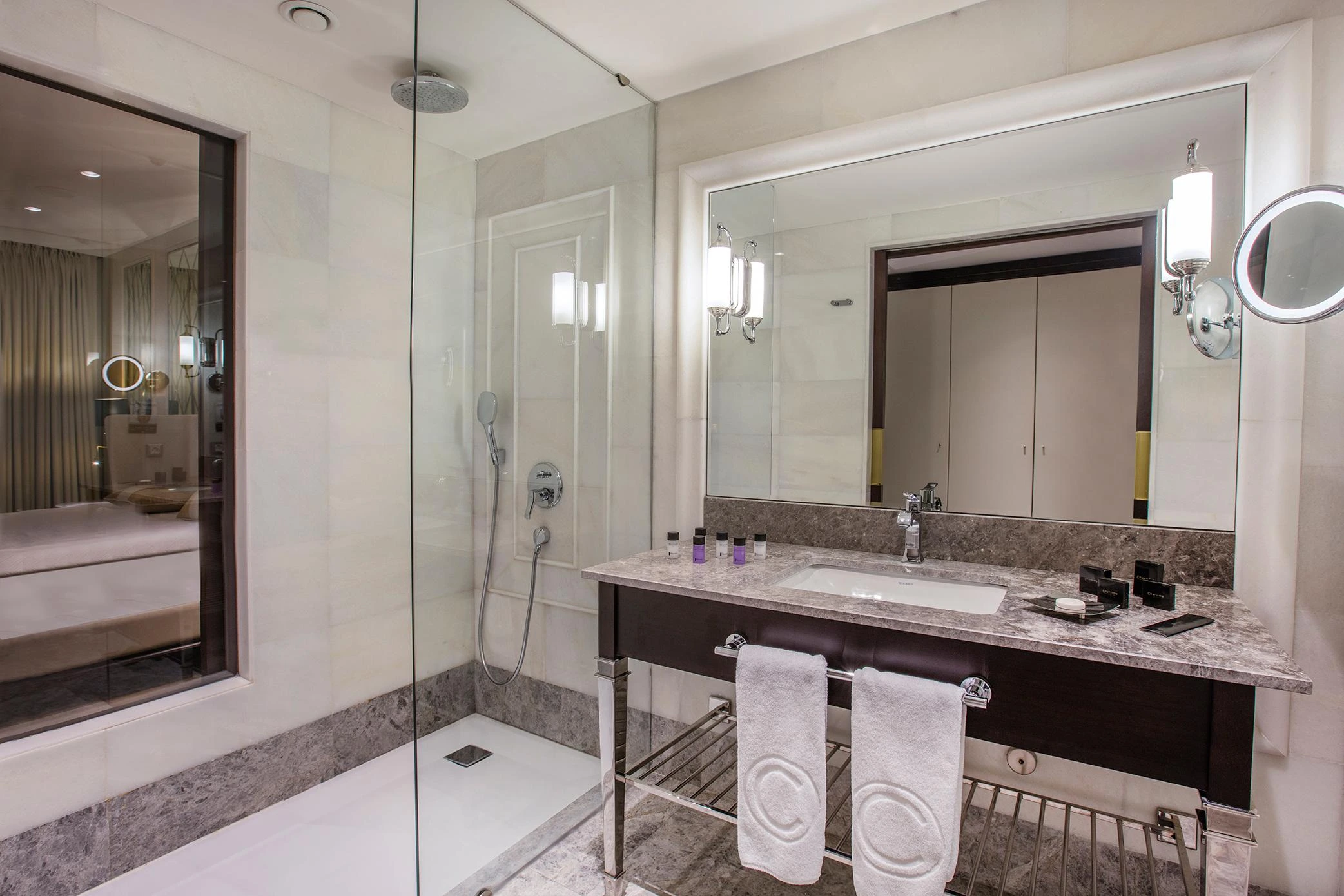 Charisma De Luxe Hotel