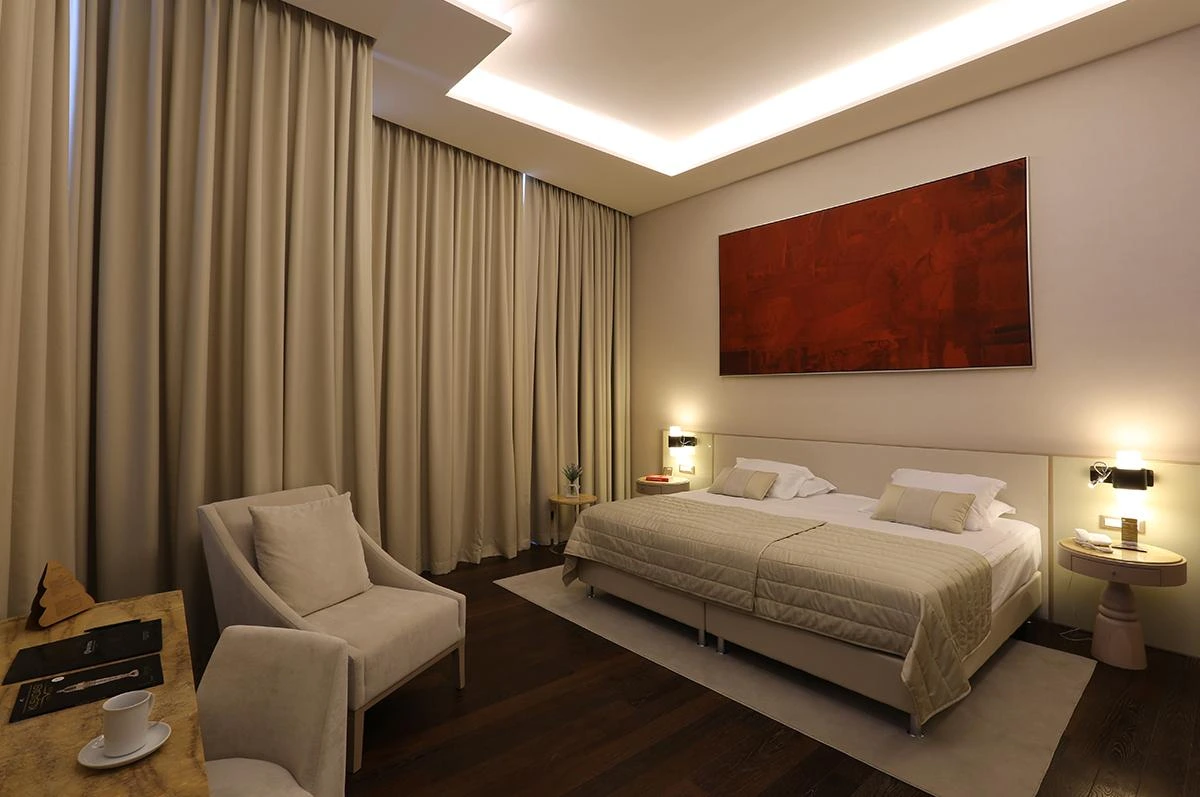 Charisma De Luxe Hotel