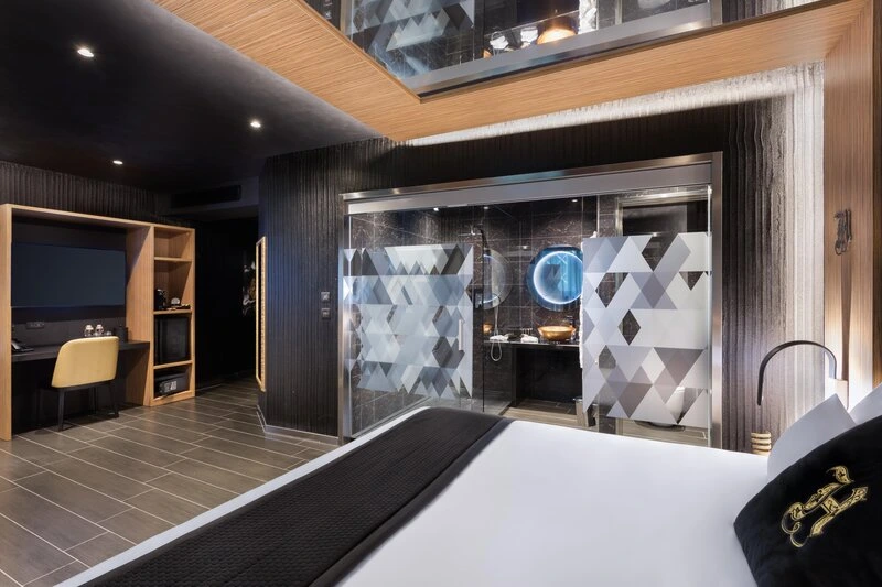 H Hotel
