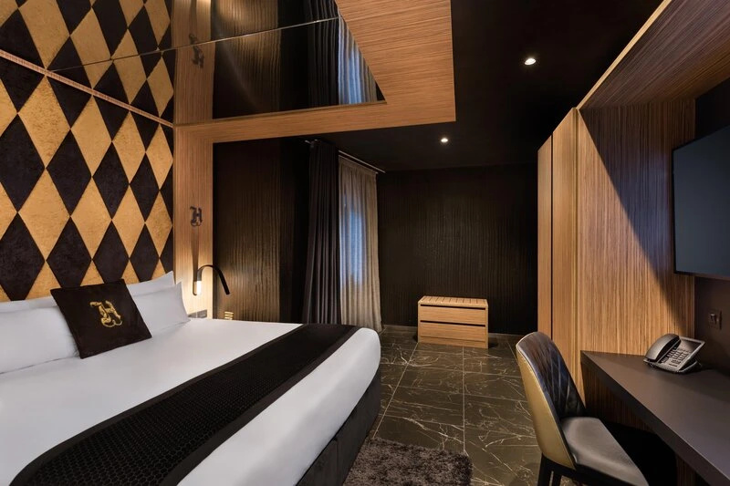 H Hotel
