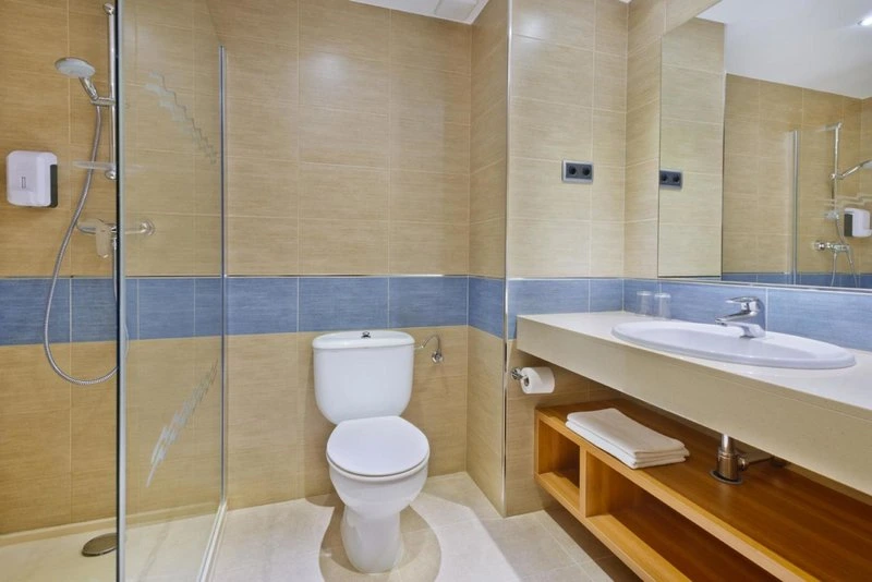Caprici Beach Hotel & Spa