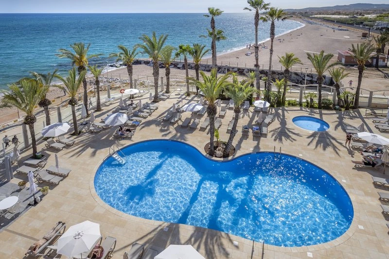 Caprici Beach Hotel & Spa