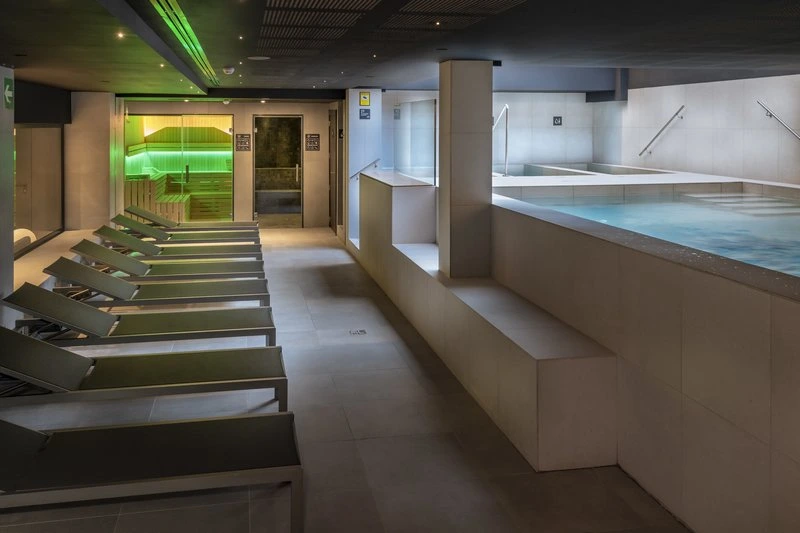 Caprici Beach Hotel & Spa