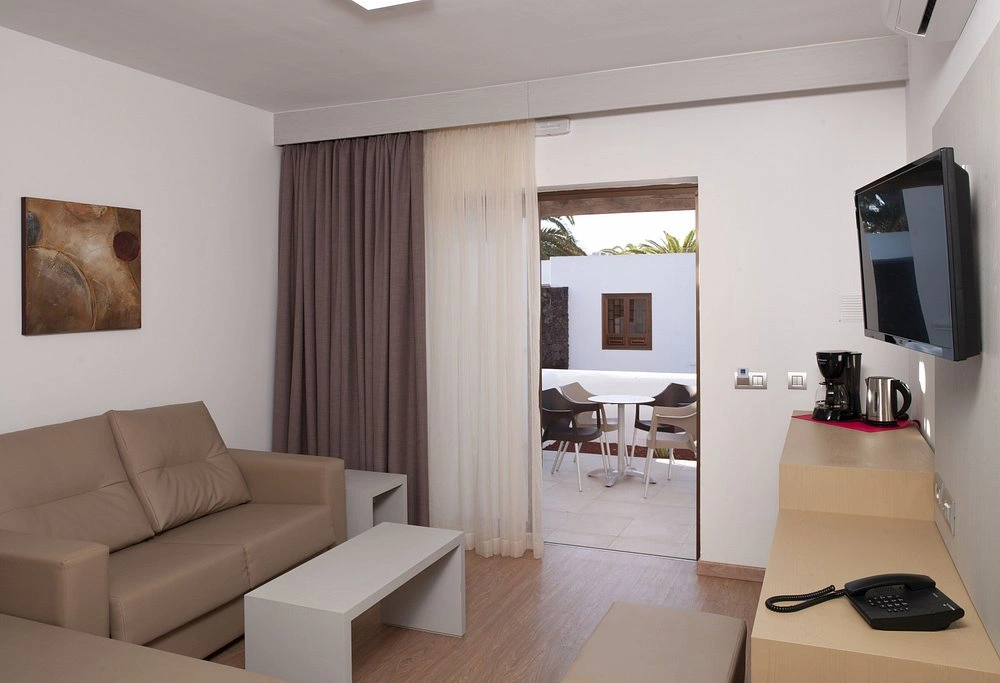 Hl Rio Playa Blanca Hotel