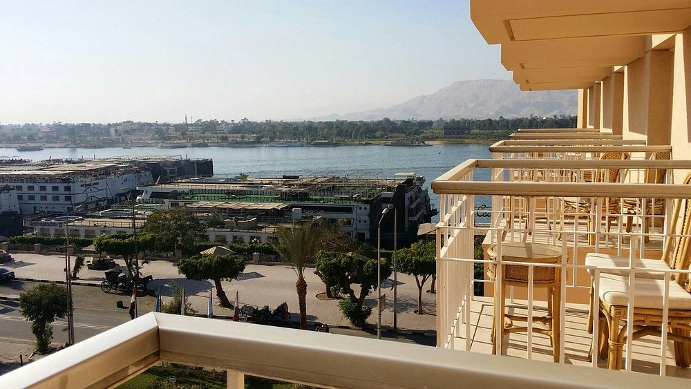 Aracan Eatabe Luxor Hotel