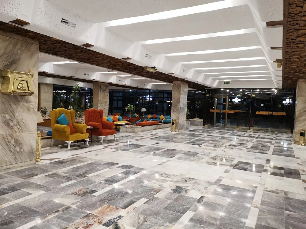 Aracan Eatabe Luxor Hotel