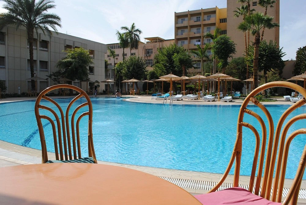 Aracan Eatabe Luxor Hotel
