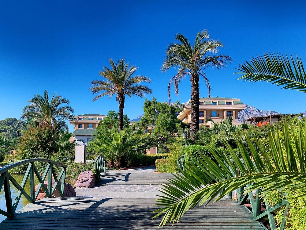 Crystal De Luxe Resort And Spa